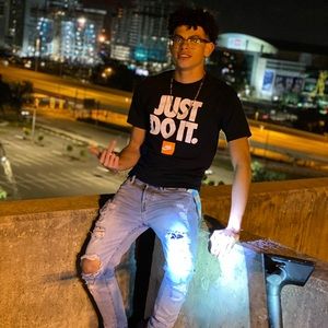 Meet your Posher, Charles